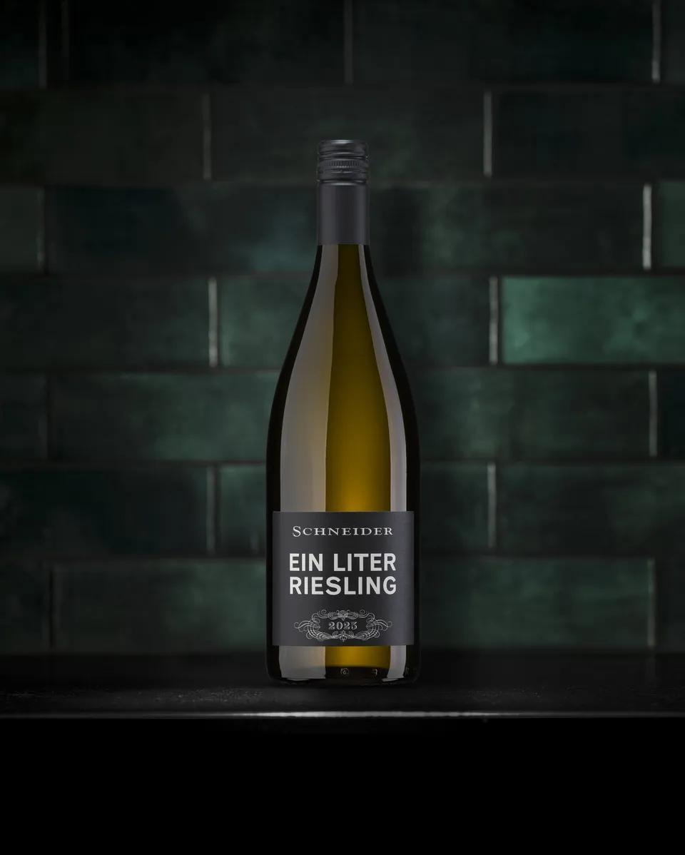 markus-schneider-riesling-ein-liter-wei-wein-2025-trocken image 1